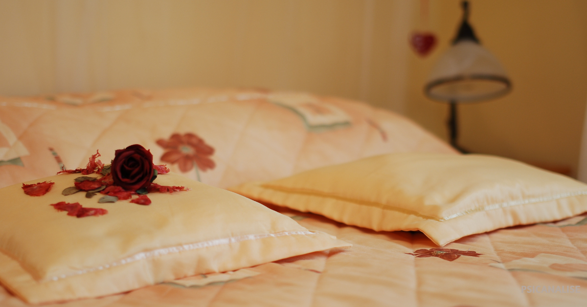 Mulher encontrada morta